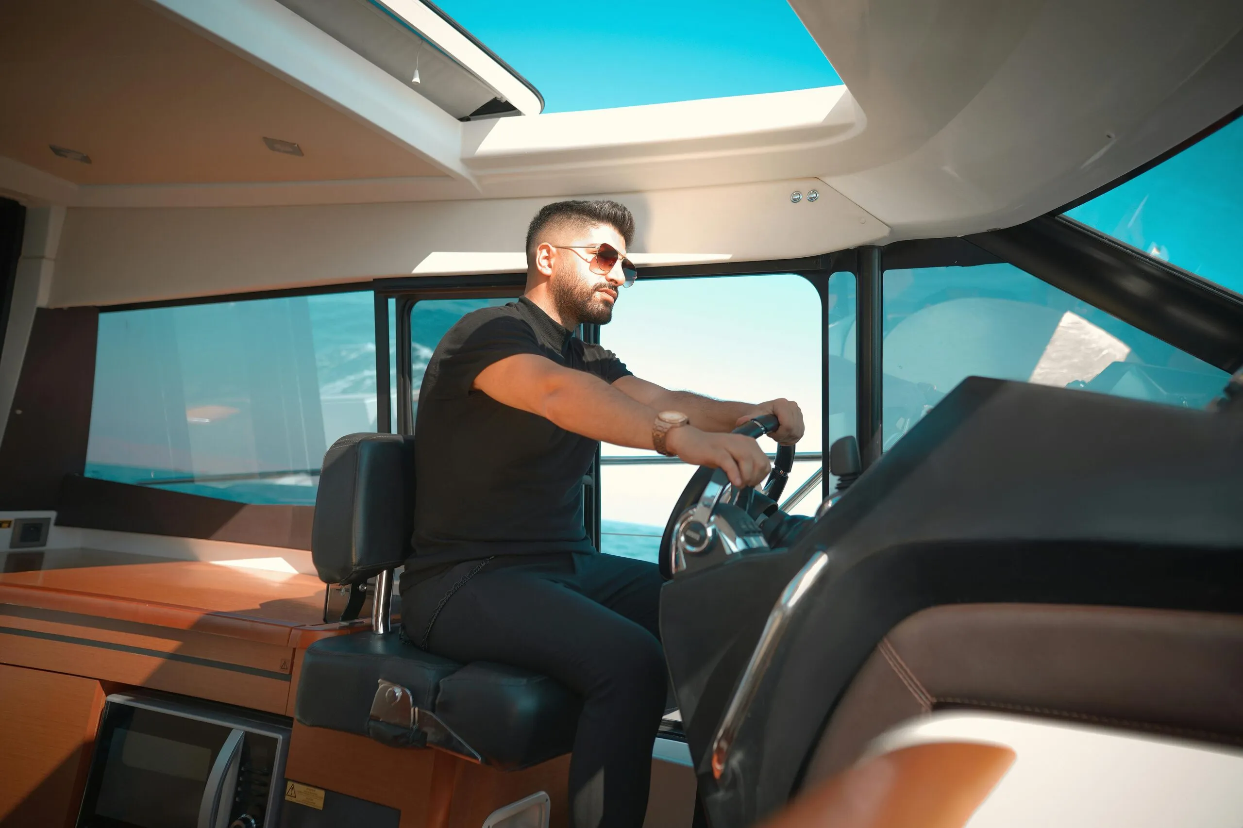 Navigational Tips for Driving a Yacht Like a Pro: Unlock Your Skills Home