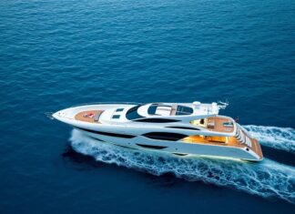 The Intersection of Technology and Hospitality: Smart Yachting Innovations The Intersection of Technology and Hospitality: Innovations in Smart Yachting